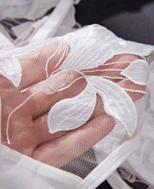 Lencería blanca (Talla M L)