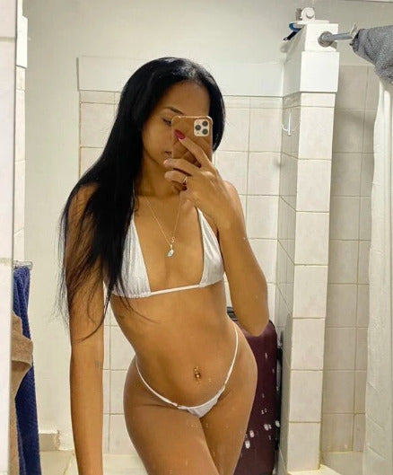 Bikini plateado tipo hilo (Talla S L)