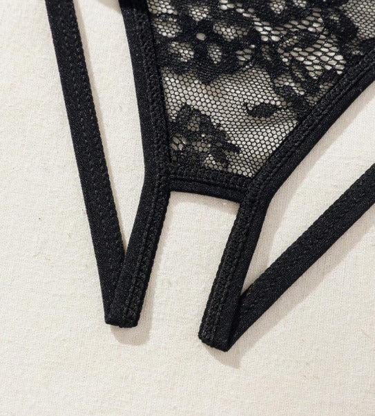 Lencería hilo negro (Talla S)